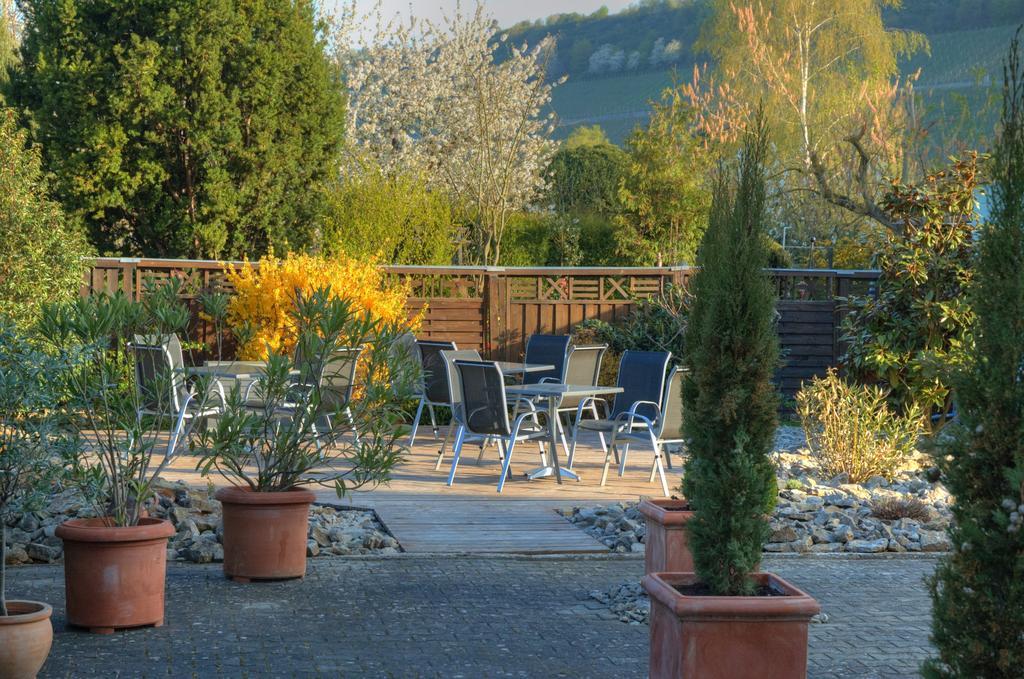 Hotel-Garni 'Zum Weinkrug' Sommerhausen Exterior foto