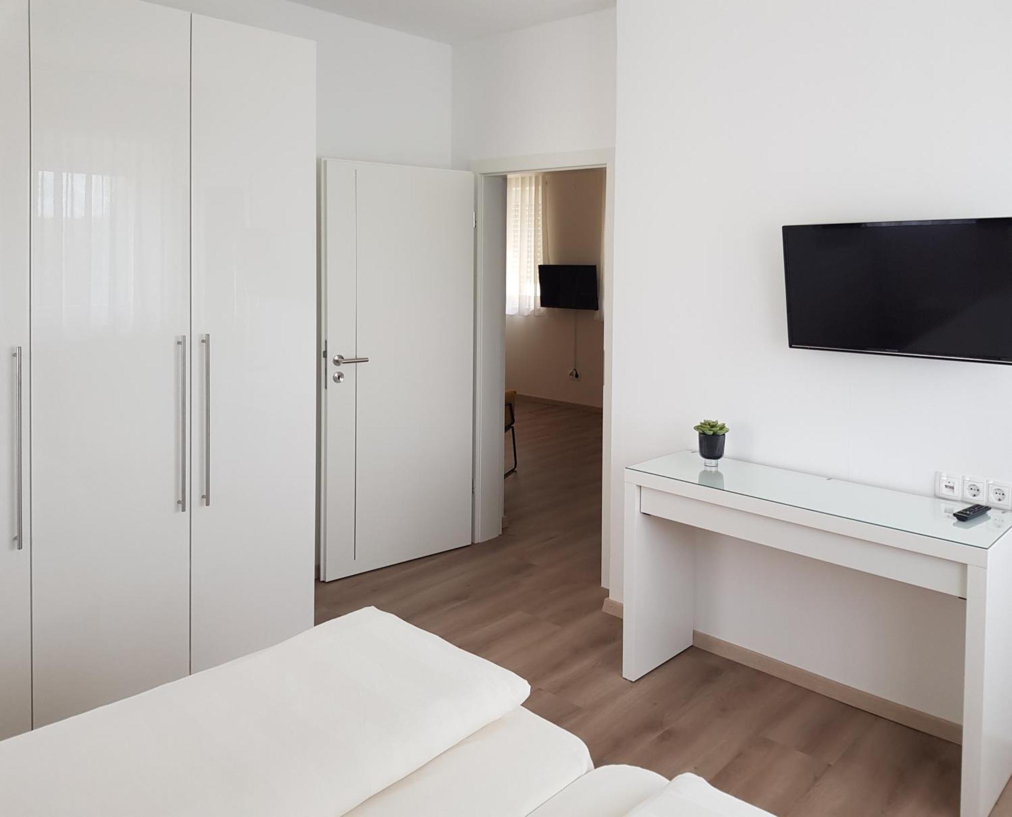 Hotel-Garni 'Zum Weinkrug' Sommerhausen Cameră foto